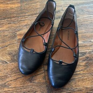 Lucky Brand crisscross bungee strap black flats